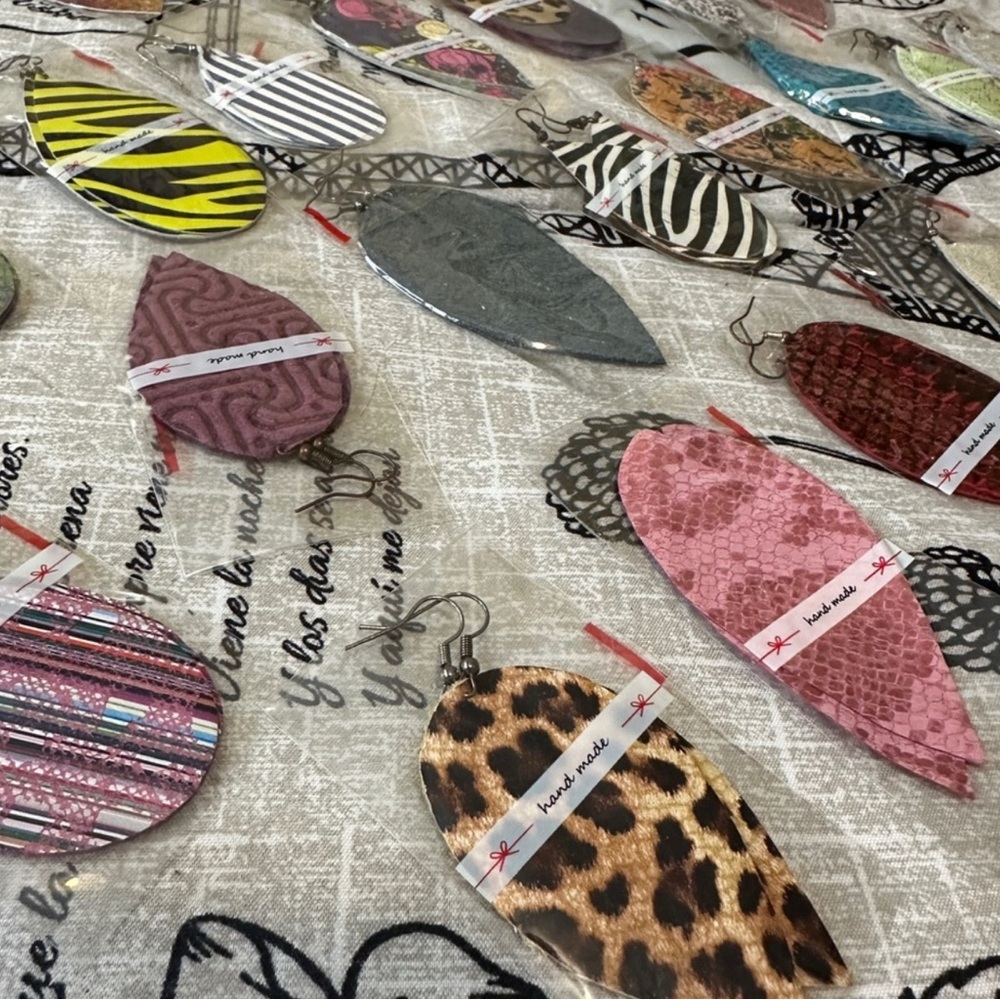 Colorful Patterned Leaf Earrings Set - image 2